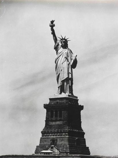 Dimitri STANIMIROVITCH Statue of liberty, New York City, vers 1960 Tirage argentique...