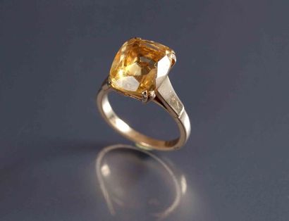 null Bague en or jaune sertie d'une citrine. Poids Brut: 4,90g TDD: 52