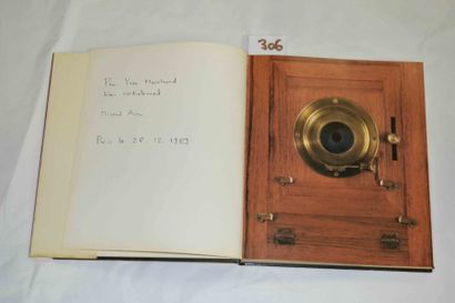 null AUER (Michèle et Michel)

150 ans d’appareils photographiques à travers la collection...