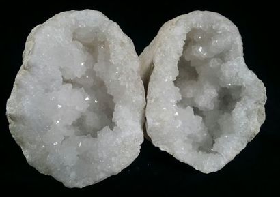null Belle géode de quartz blanc. D: 22cm.