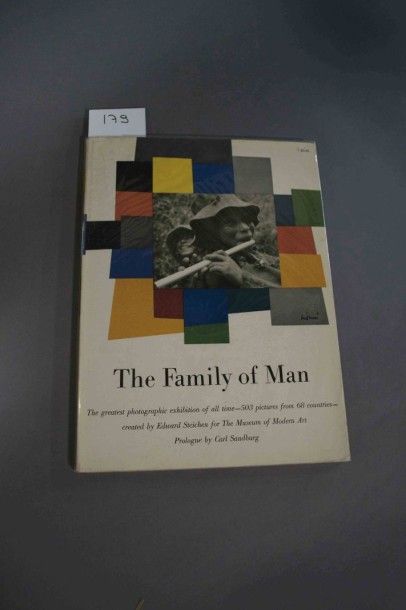 null STEICHEN (Edward)

The family od man. 1 vol. in-4 br. N.Y. Museum of Modern

Art...