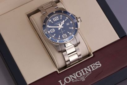 null LONGINES. Bracelet-montre d’homme en acier LONGINES modèle « HydroConquest »,...