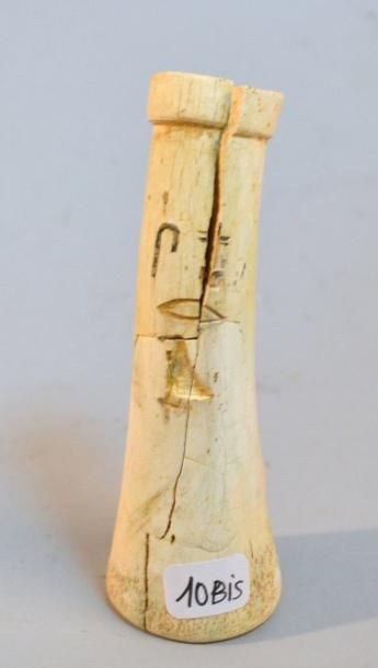 EGYPTE Os gravé du cartouche du pharaon Snéfrou (fils de Chéops) ramenés d'Egypte....