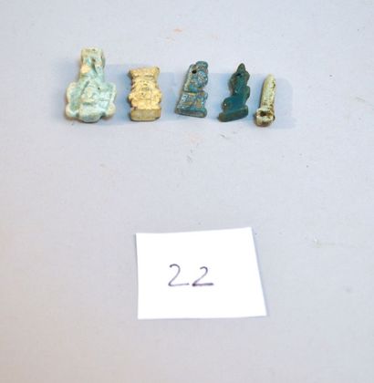 EGYPTE Lot d'amulettes. Matières et époques diverses,Basse Epoque.principalement...