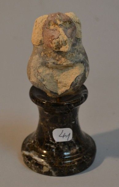 EGYPTE Dieu Babouin Thot en buste.Calcaire à restes de polychromie.Epoque ptolémaîque.H...