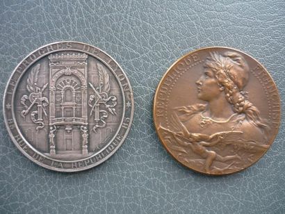 null 1896-1914. Lyon, Faber, Peugeot. Deux médailles en bronze: a) avers, «Le Progrès...