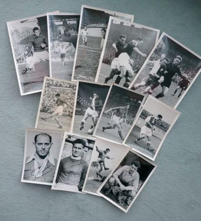 null 1950-60. 12 Photos de presse originales (majorité action) de grands joueurs:...
