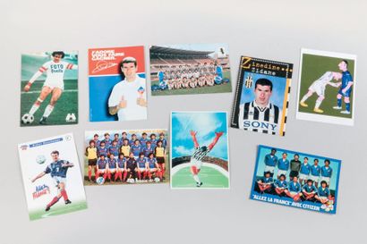 null Platini et Zidane. Cartes-postales. Ensemble de 9 pièces: a) Platini, 4 cartes,...