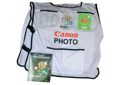 null 2012 EURO en Pologne-Ukraine. La chasuble (59 x 50 cm avec pitch du match) et...