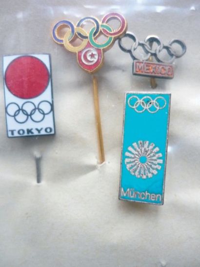 null 1964, 68, 72. 4 épinglettes: a) Tokyo, 64, avec drapeau japonais, anneaux et...