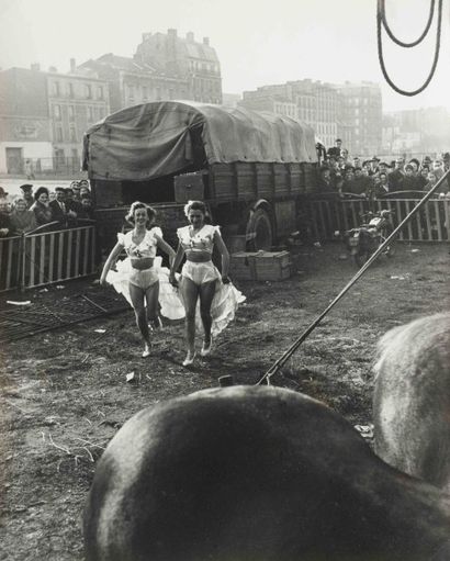 WILLY RONIS 1910-2009 "Le zoo-circus d'Achille Zavatta ",Paris,1949. Tirage argentique...