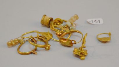 null Collection de 10 boucles d'oreilles en or. Epoque romaine