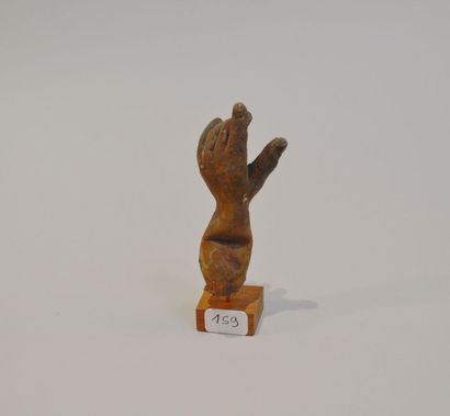 null Bras votif. cuivre patiné.
Art romain. H:7,5cm