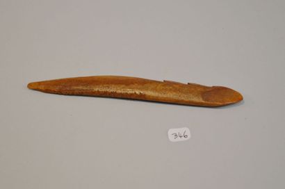 null Pointe de harpon en os Inuit préhistorique.
L:12cm