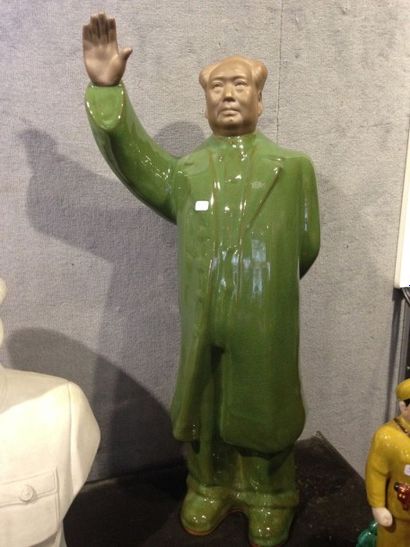 null Mao Zé Dong saluant la foule. Céramique du Hunan.
H:72cm