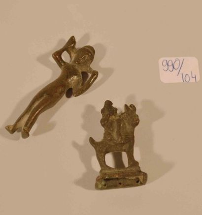 null Deux petits ex voti en bronze: Vénus et dieu
Harpocrate chevauchant un capridé.
Epoque...
