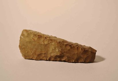 null Hache taillée en silex brun (Danemark)
Silex 13 cm
Néolithique