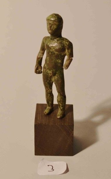 null Ephèbe nu.
Bronze.
Epoque
Gallo-Romaine. Ier s ap J. C.
H: 7,5cm.