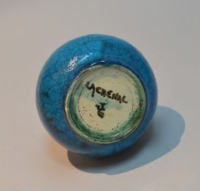 Lachenal Vase bouteille à glaçure bleue turquoise

H 13 cm

(petit manque au col...