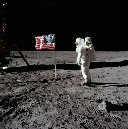 NASA Apollo 16, 1972
Salut au drapeau américain
Tirage chromogénique postérieur 21,1...