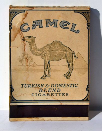 null Camel
PLV figurant des allumettes publicitaires géantes pour la marque de cigarettes...