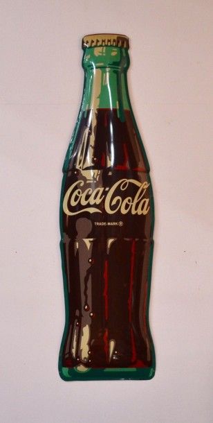 null Coca Cola ®
Tole bombée en forme de bouteille marquée AM 43
Réédition
182 x...