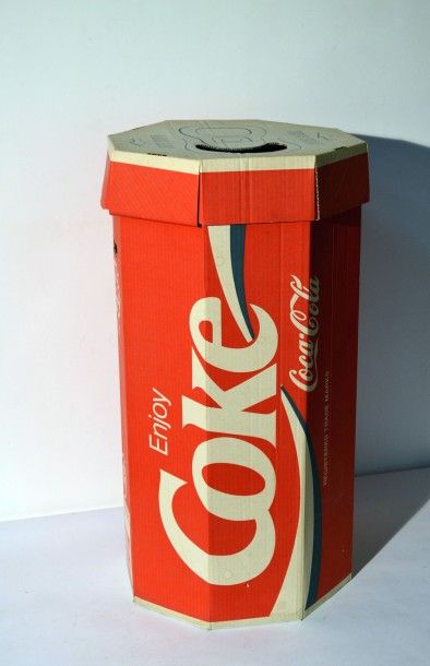 null Coca Cola ®
Poubelle en carton 92 cm