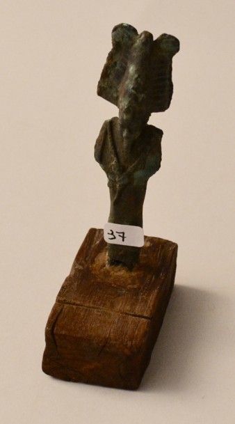 null Dieu Osiris.Bronze.
Basse Epoque.665-332 av J.C.
H:12cm.
Prov:Anc collection...