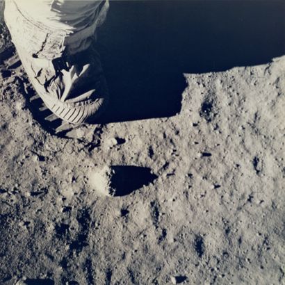 NASA - 1969 Apollo 11, 21 juillet 1969. Botte et empreinte de pas de Buzz Aldrin...