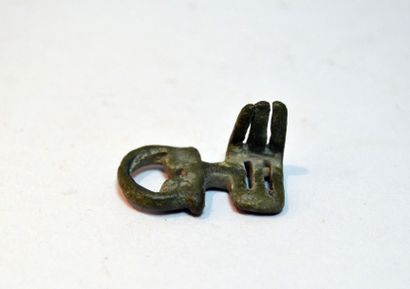 null Clé à translation miniature en bronze

Période gallo romaine

2. 5 cm