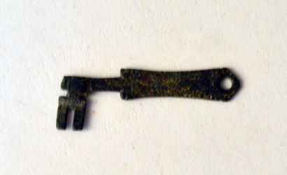 null Clé à translation

Bronze 5.5 cm

Période gallo romaine