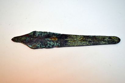 null Lame de poignard, Luristan

Bronze 15,5 cm

1er millénaire avant J.C.