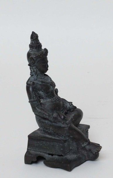 null Java, Indonésie
Bouddha
En bronze
À patine verte de fouille
Époque XIX° siècle
Hauteur...
