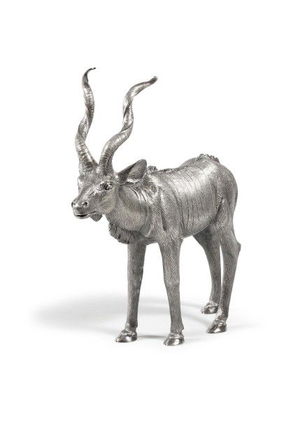 Maison Bry Kudu en argent massif ciselé
Poids d'argent 3 700 g
20 x 35 cm