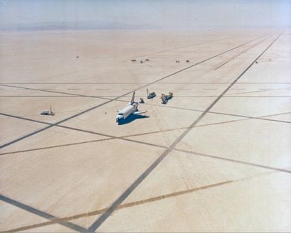 NASA, 1981 Vue aérienne du site du premier atterrissage de la navette spatiale Columbia...