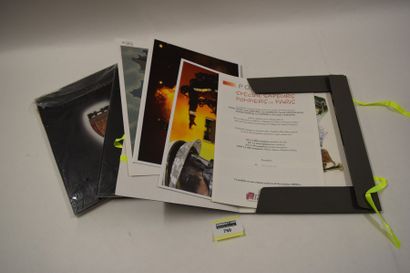 null 3 Portfolios les Pompiers édités par Idées+, numéroté et signé à 300 exempl...