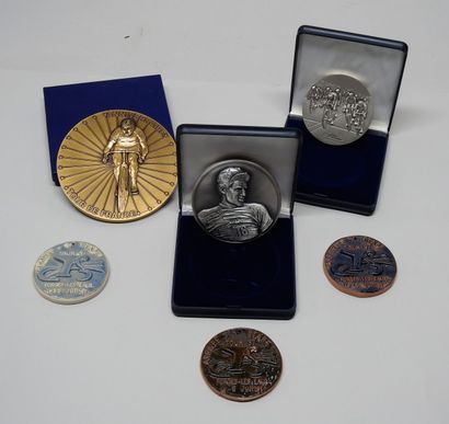 null 1987, 1993, 1996,
Tour de France ou de la CEE Trois grandes Médailles commémoratives...