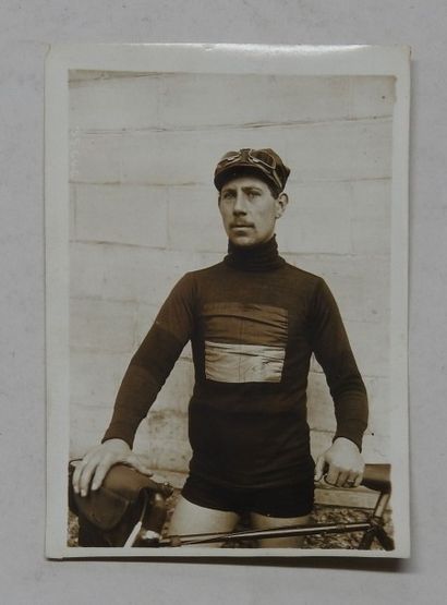 null Tour de France
Photo originale de Lucien Buysse
Vainqueur du Tour 1926. Ici,...