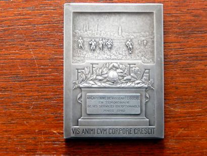 null 1940
Médaille/Plaquette FFFA
Attribuée au capitaine de vaisseau
FERRIERE en...
