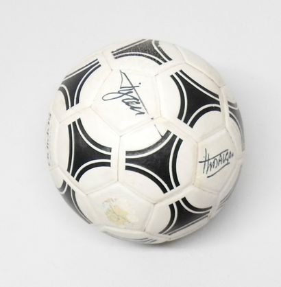 null Ballon équipe de France/FIFA World Cup
Ballon Tango du Mondial 1982, donné dédicacé...