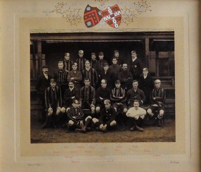 null Photo originale,1900
Match en 1900 entre Cambridge
Universy Hibernian et son...
