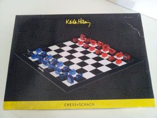 null Keith Haring .

"Chess Set", 2001 

Jeu d’échecs en plexiglas transparent et...