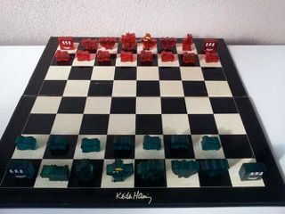 null Keith Haring .

"Chess Set", 2001 

Jeu d’échecs en plexiglas transparent et...