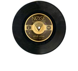 null Shepard Fairey

2016

Vinyl 45T designé par Shepard Fairey 

Pochette sérigraphiée...