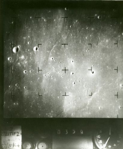 NASA - 1964 Une des premières vue photographiques rapprochée de la Lune réalisée...
