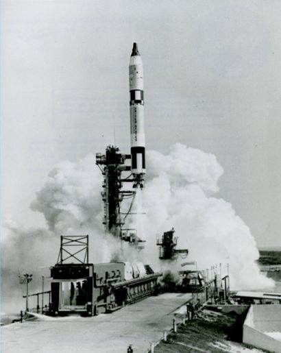 NASA - 1966 Cap Kennedy, Floride. Lancement de la fusée Titan II et du vaisseau Gémini...