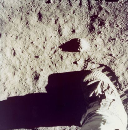 NASA - 1969 Apollo 11. 1ère présence de l'Homme sur la lune le 20 juillet 1969. Botte...