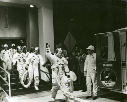 NASA - 1969 Apollo 11. Départ historique des trois astronautes de la mission Apollo...