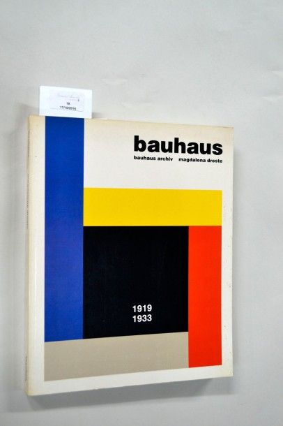 null BAUHAUS

BAUHAUS ARCHIV 1919 - 1933 par Madgalena Droste. Ed. Taschen 1990

256...