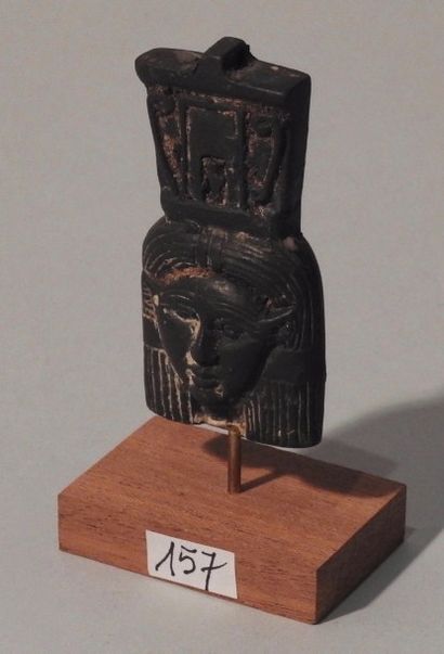 null Tête de la Déesse Isis Hathor.Pendentif amulette.

Style de la Basse Epoque...